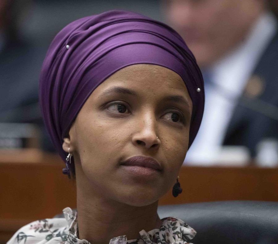 Piden proteger a legisladora musulmana tras un tuit de Trump Piden proteger a legisladora musulmana tras un tuit de Trump