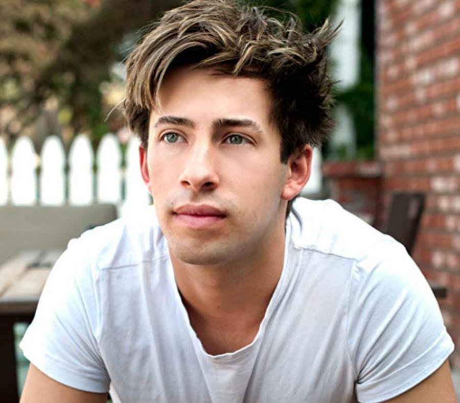 Jimmy Bennett narra el momento del presunto abuso de Asia Argento (semisquare-x3)