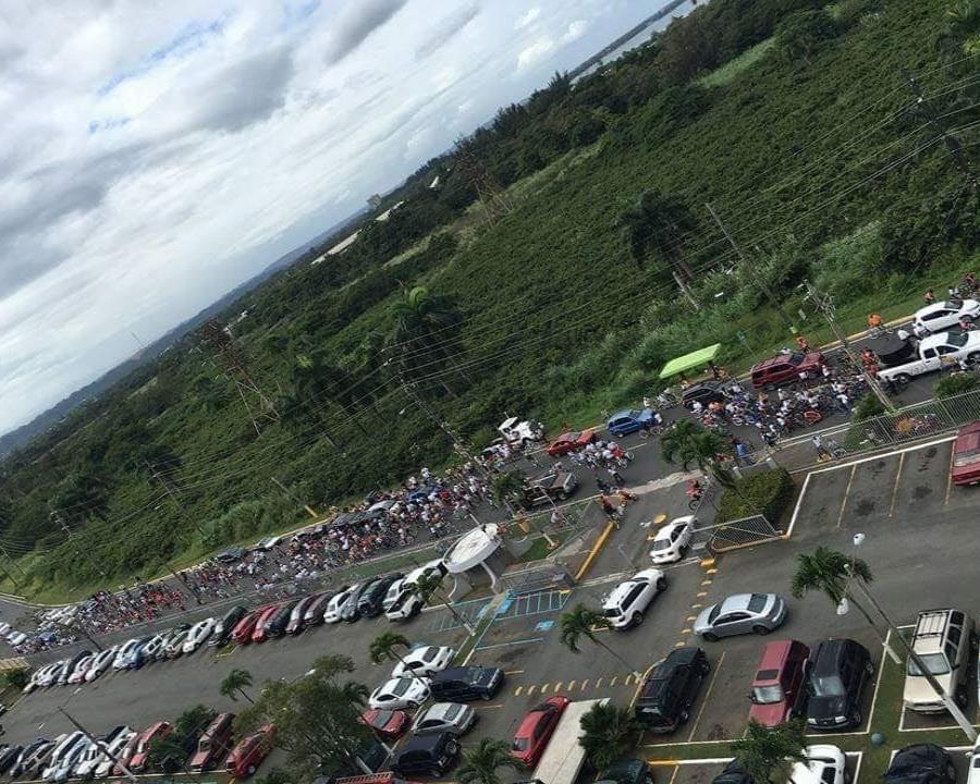 La caravana de bicicletadas camino a su destino final en la Bahía Viva de Cataño, en su celebración del año pasado que finalmente reunió a unas 920 personas. (Suministrada) (semisquare-x3)