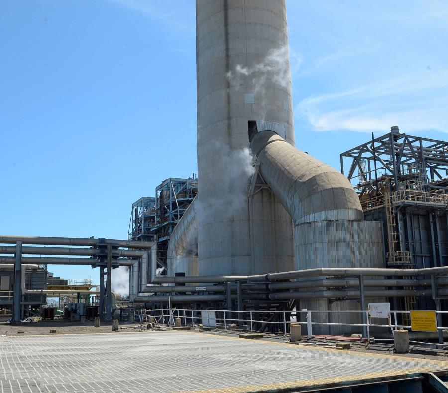 El gobierno de Ricardo Rosselló tiene planes de convertir de petróleo a gas natural las unidades #5 y #6 de la Central San Juan de la Autoridad de Energía Eléctrica. (semisquare-x3)