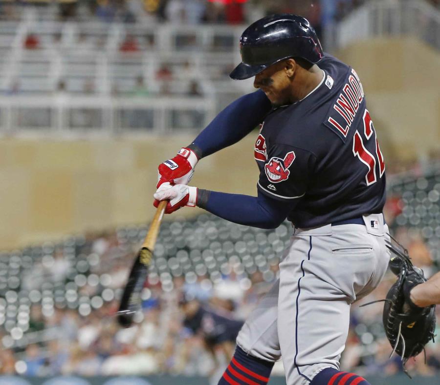 El puertorriqueño Francisco Lindor conecta un jonrón solitario ante Addison Reed, de los Mellizos de Minnesota, en la octava entrada del juego del jueves 31 de mayo de 2018. (AP) (semisquare-x3)