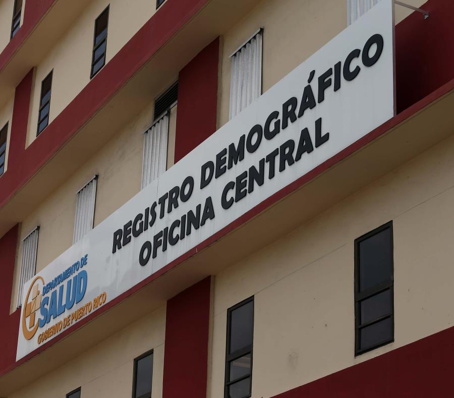 En la foto de la oficina central del Registro Demográfico (semisquare-x3)