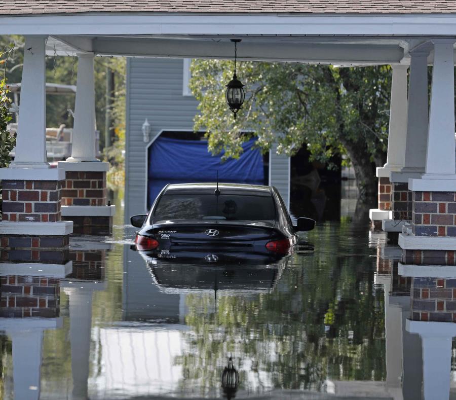 un carro inundado en Nichols, Carolina del Sur. (AP) (semisquare-x3)