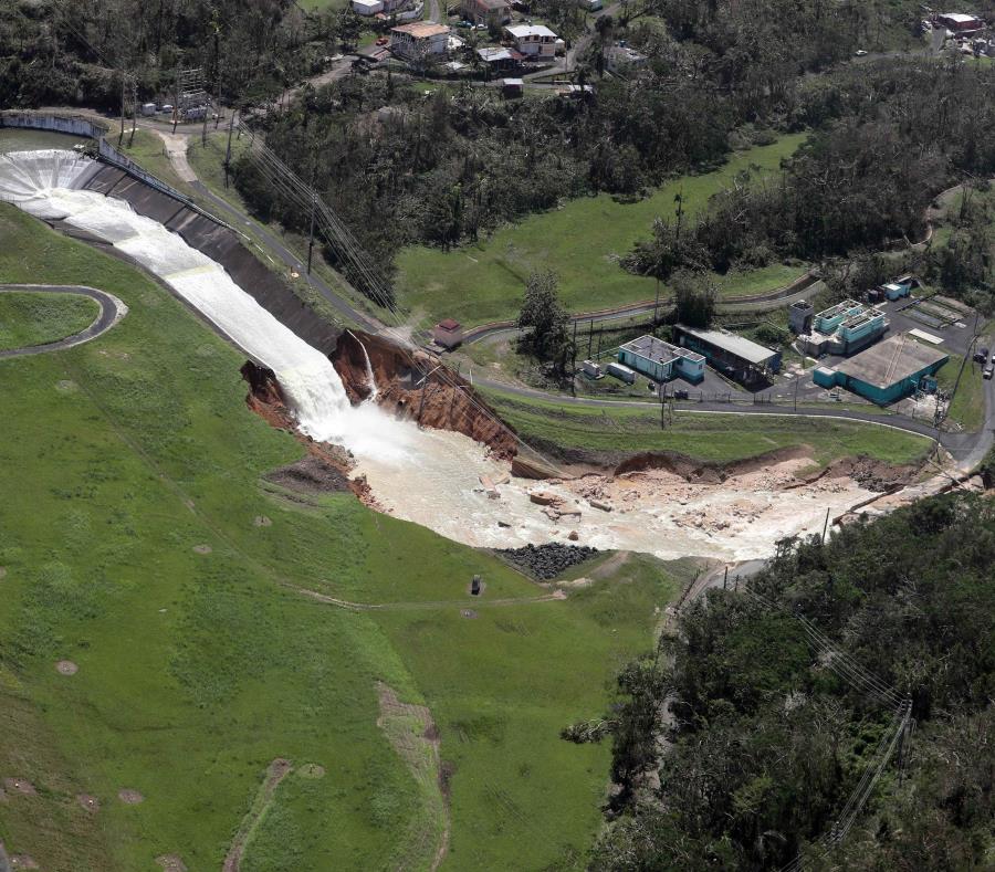 Vista aérea de cómo lucía la represa días después del paso del huracán María. (GFR Media) (semisquare-x3)