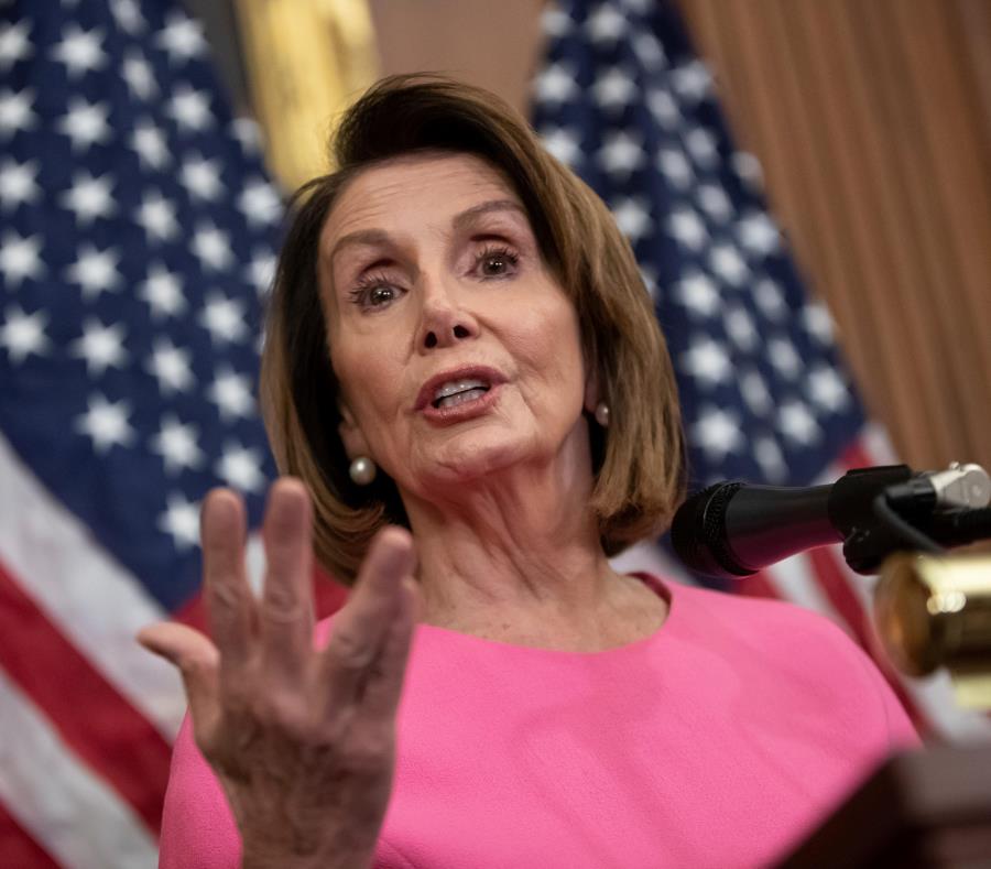 Pelosi se convirtió en 2006 en la primera mujer en llegar a la presidencia de la Cámara baja en la historia, pero en 2010 los demócratas perdieron la mayoría, y desde entonces ha sido la líder de la minoría. (GFR Media) (semisquare-x3)