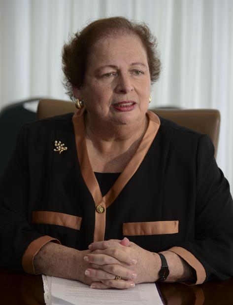Mari Carmen Aponte (vertical-x1)