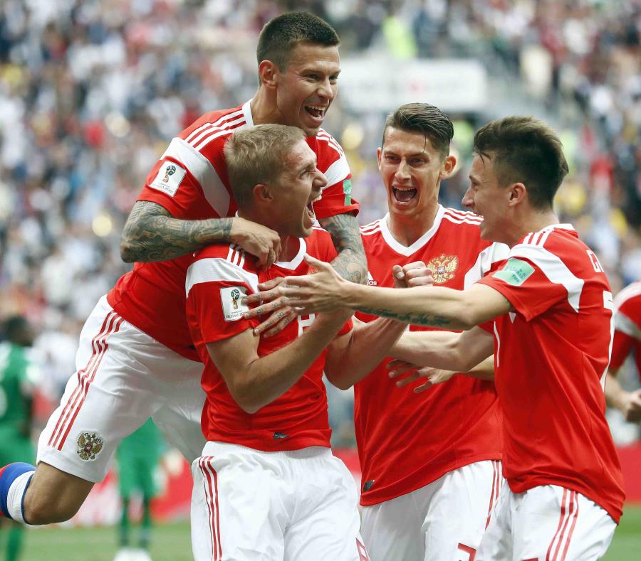 Yury Gazinsky anotó el gol con un cabezazo. (AP) (semisquare-x3)