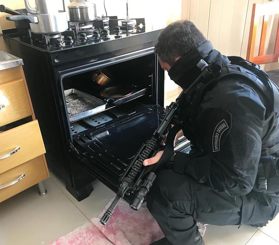 Las autoridades no dieron detalles sobre que sustancia ilícita se encontraba en los paquetes incautados. (Agencia EFE) (semisquare-x3)