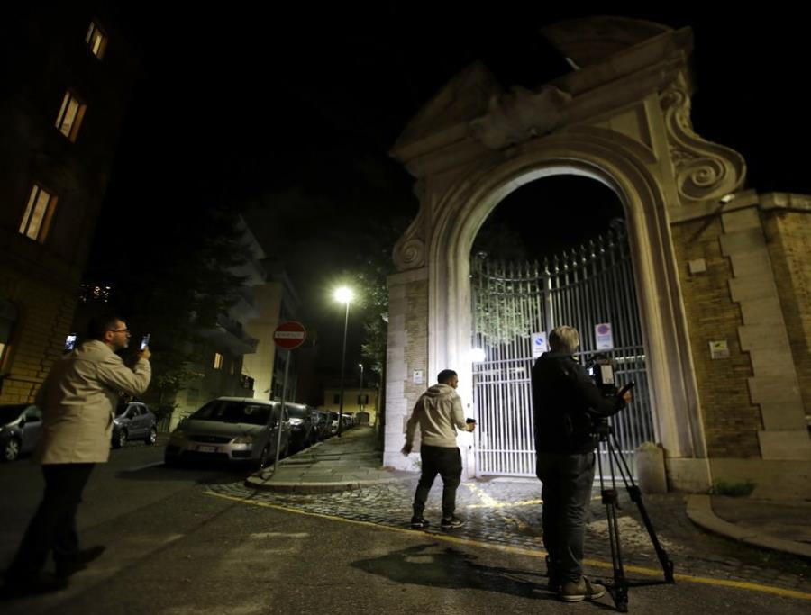 El hallazgo de huesos en el Vaticano revive un misterioso caso de 1983 (semisquare-x3)