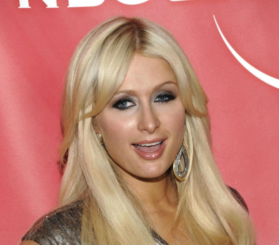 Paris Hilton está dedicada en cuerpo y alma a la planeación de su boda (semisquare-x3)