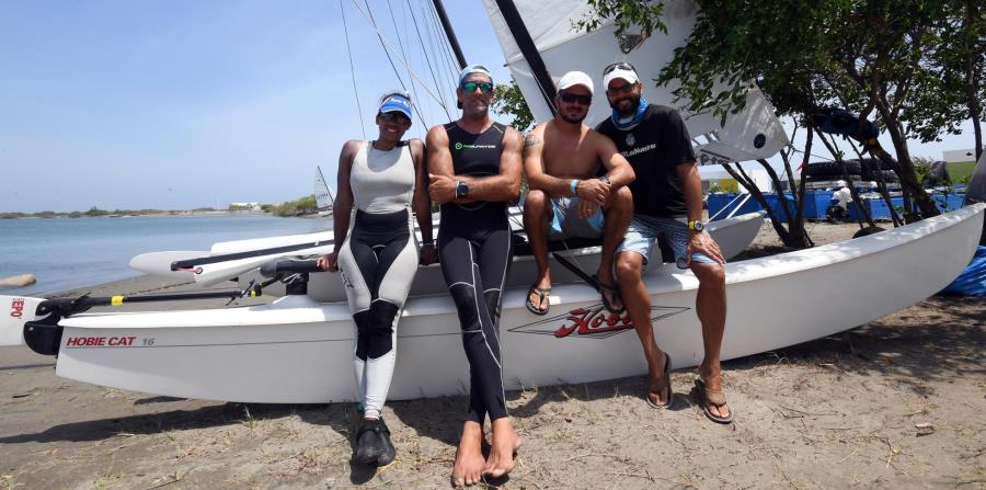De izquierda a derecha, Francheska Valdes, Enrique “Quique” Figueroa, Enrique “Keki” Figueroa y José Pérez. (horizontal-x3)