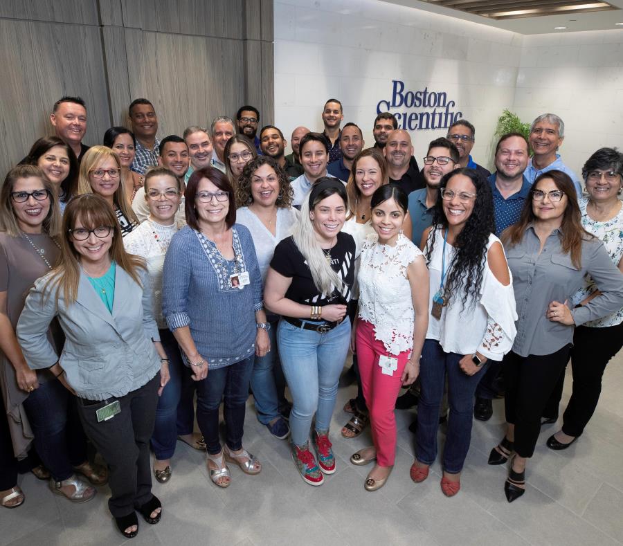 Boston Scientific les ofrece a sus empleados una amplia gama de programas de desarrollo profesional para que estos puedan crecer dentro de la empresa. (semisquare-x3)