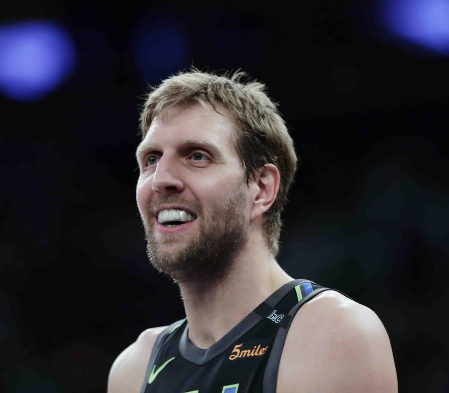 Dirk Nowitzki guió a los Mavericks a su primer y único campeonato en la NBA en el 2011. (AP) (semisquare-x3)