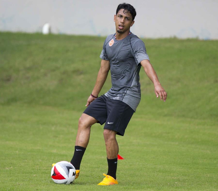 Entre los jugadores que se espera tomen parte del torneo de la Liga Puerto Rico están los integrantes de la Selección Nacional Jackie Marrero (arriba) y Andrés Cabrero. (semisquare-x3)