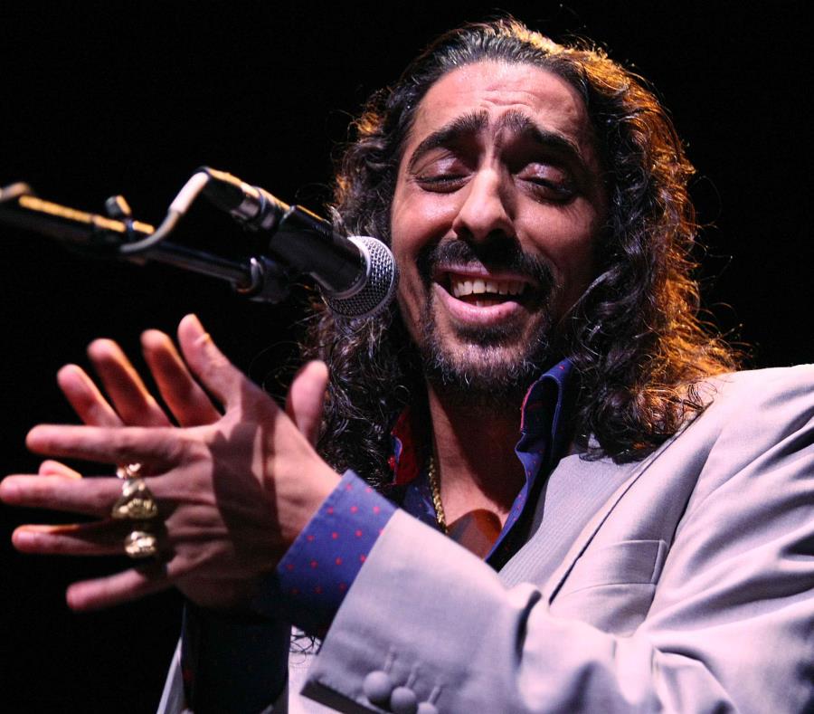 Diego “El Cigala” Jiménez Salazar durante una presentación en el Centro de Bellas en Saturce. (semisquare-x3)