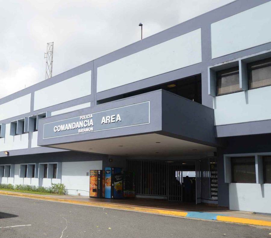 El hombre está en la Comandancia de Bayamón (semisquare-x3)