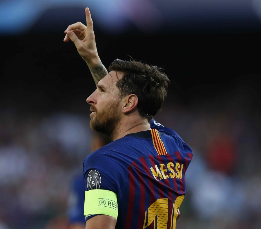 El futbolista Lionel Messi (semisquare-x3)