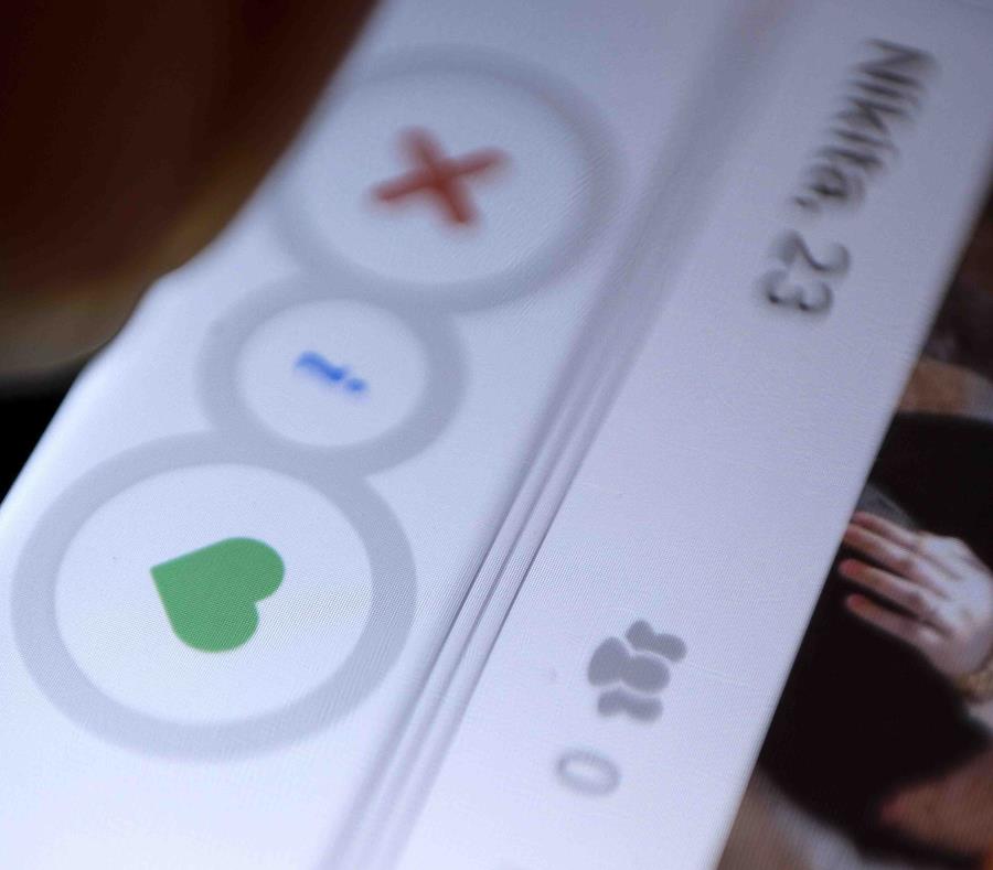 Tinder (semisquare-x3)