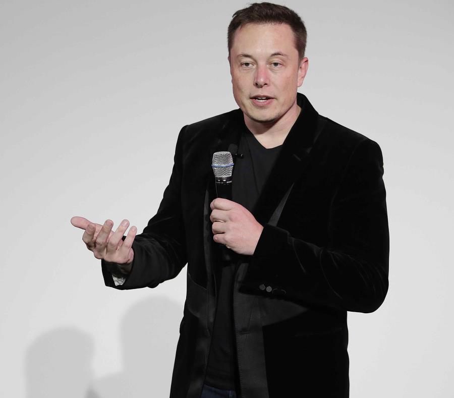 En la foto está Elon Musk, presidente de Tesla. (semisquare-x3)