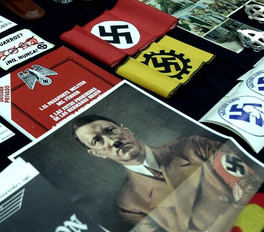 Material nazi y de ideología ultraderechista (semisquare-x3)